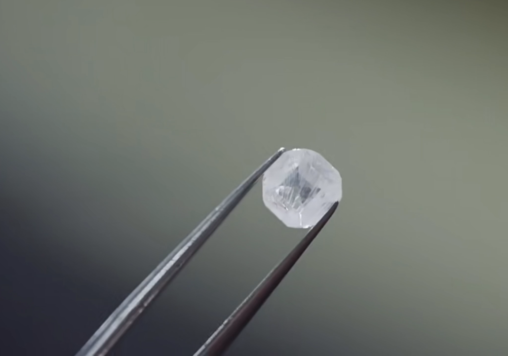 The Emotional Journey: How Hair Becomes a Diamond